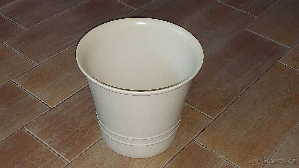 Keramický květináč