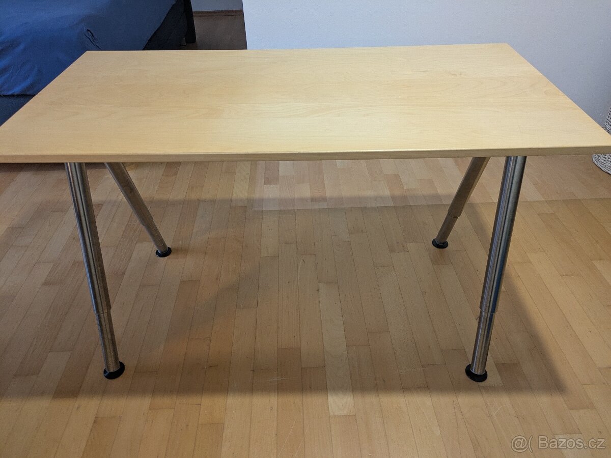 psací stůl