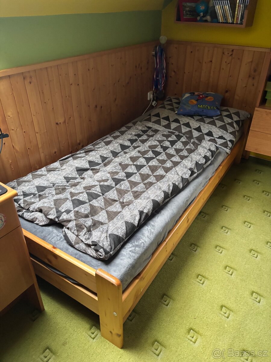 Jednolůžková postel se šuplíkem