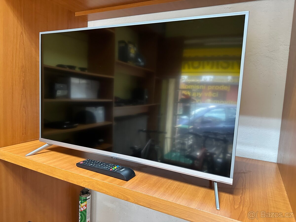 LED televize CHiQ L32D5T s úhlopříčkou 32"/80 cm
