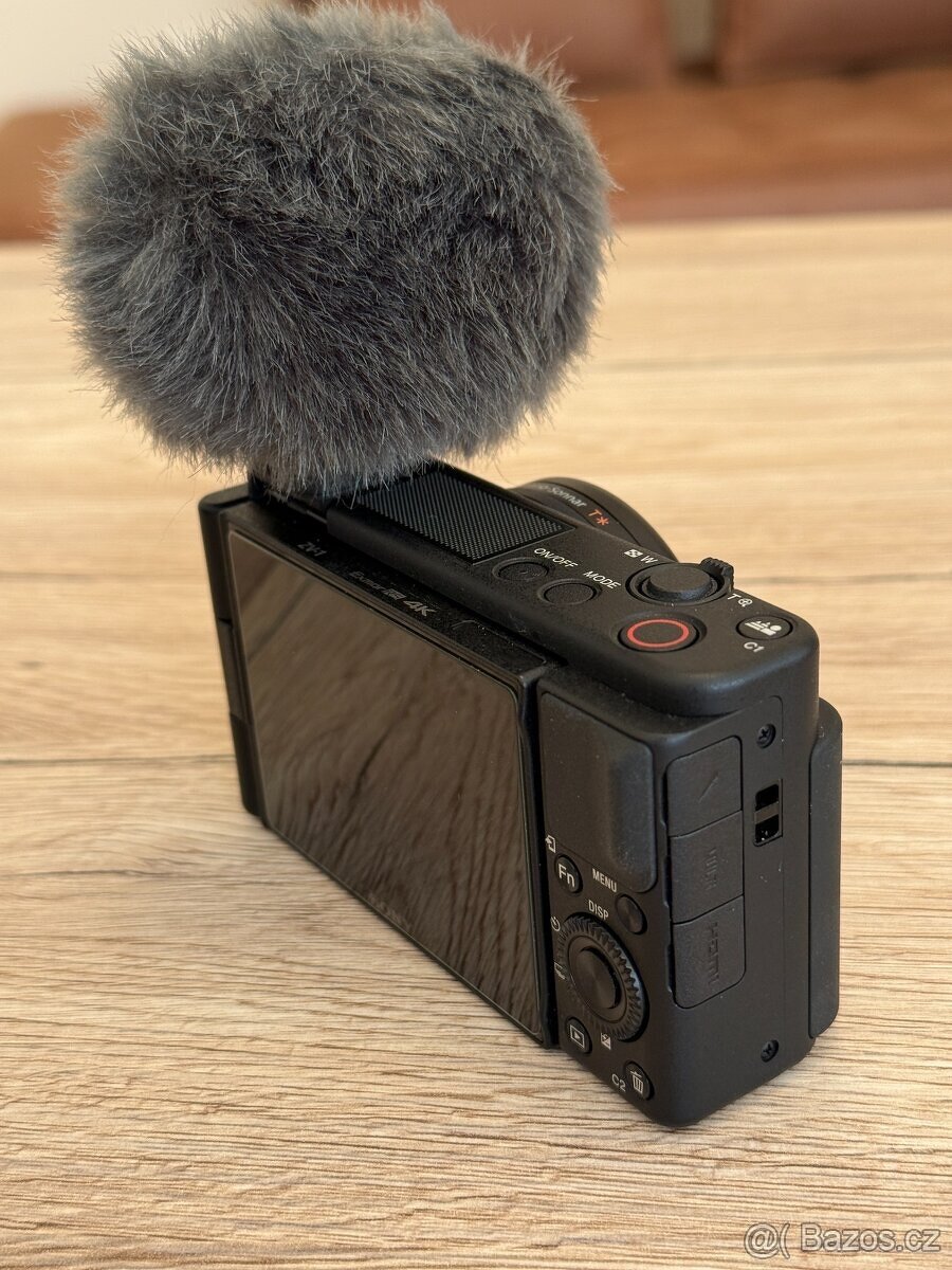 Prodam fotoaparat Sony ZV1