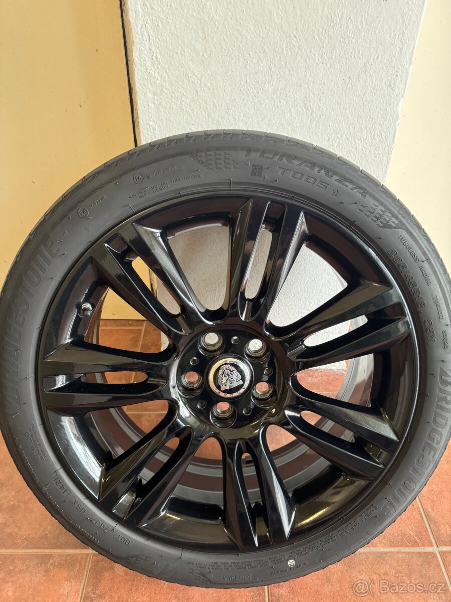 ČERNÁ LESKLÁ ALU KOLA 18″ | Jaguar XE 5×108 |