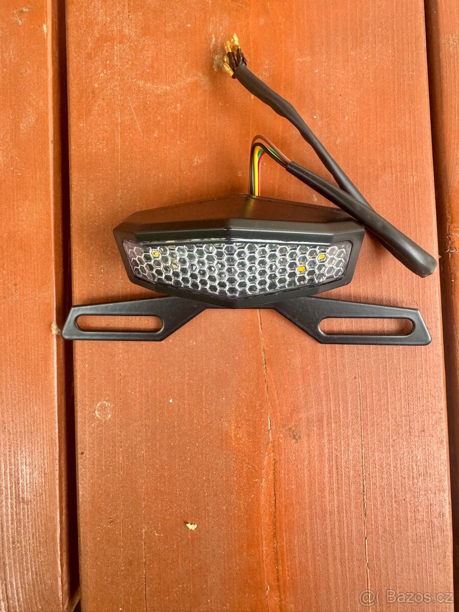 Zadní LED světlo s osvětlením SPZ