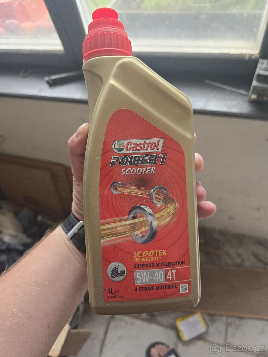 Olej CASTROL SCOOTER 5W-40 4T