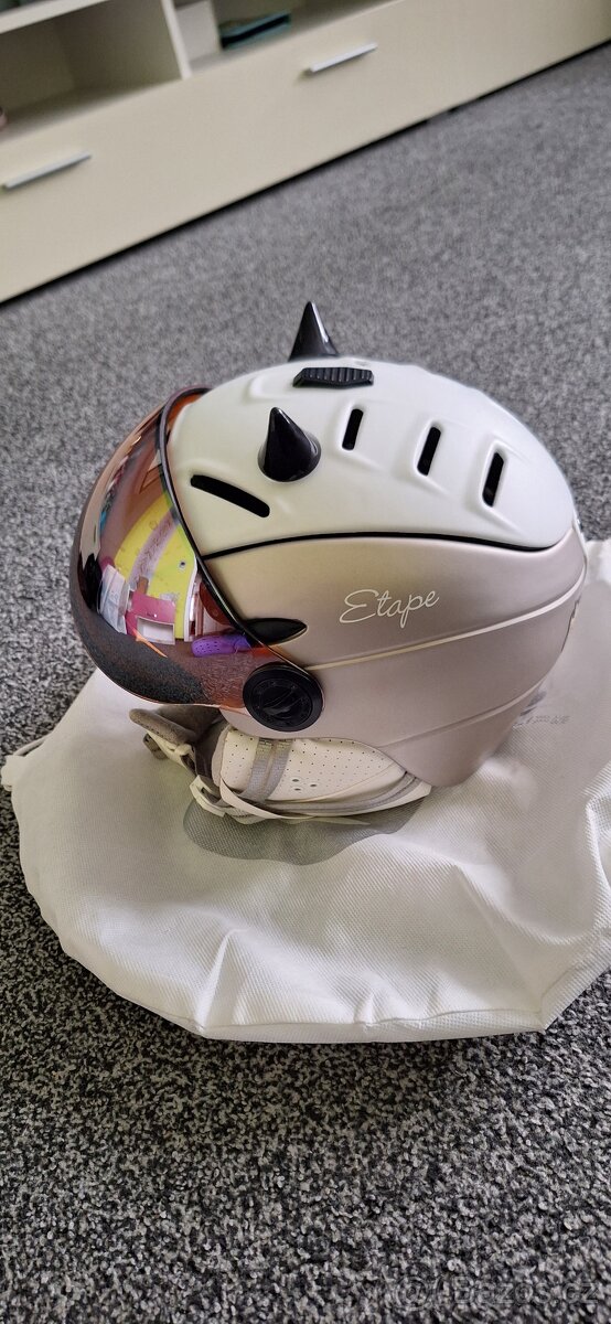 Lyžařská helma dámská dívčí Etape se štítem 55-58
