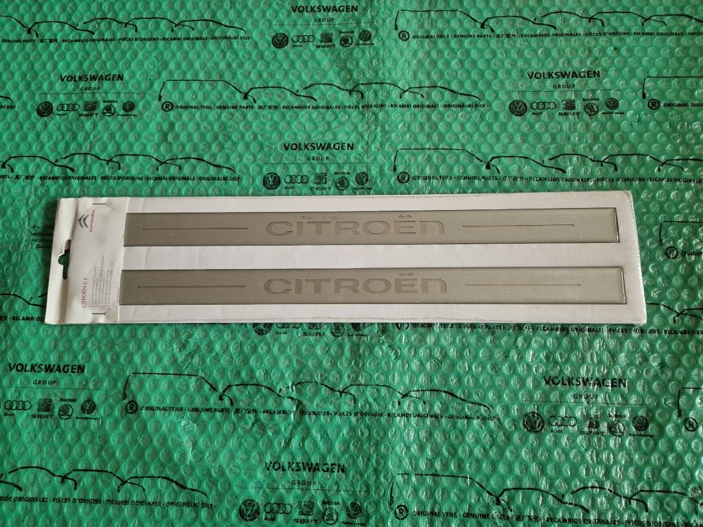 dekorativní ozdobné a ochranné lišty prahu Citroen C1 , C3 1