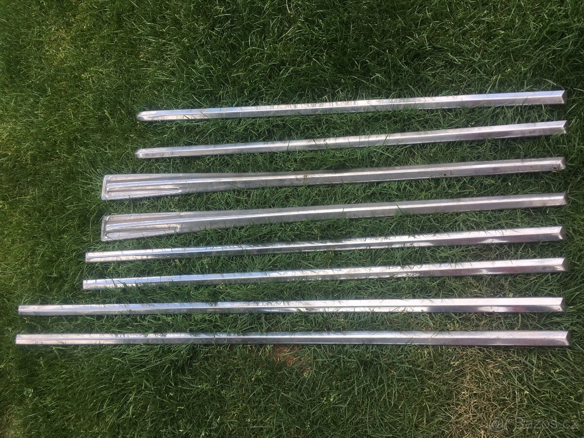 Tatra 603-2 boční lišty