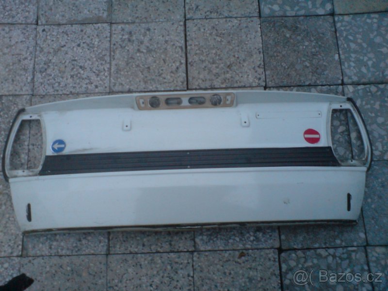 Zadní čelo Škoda 105
