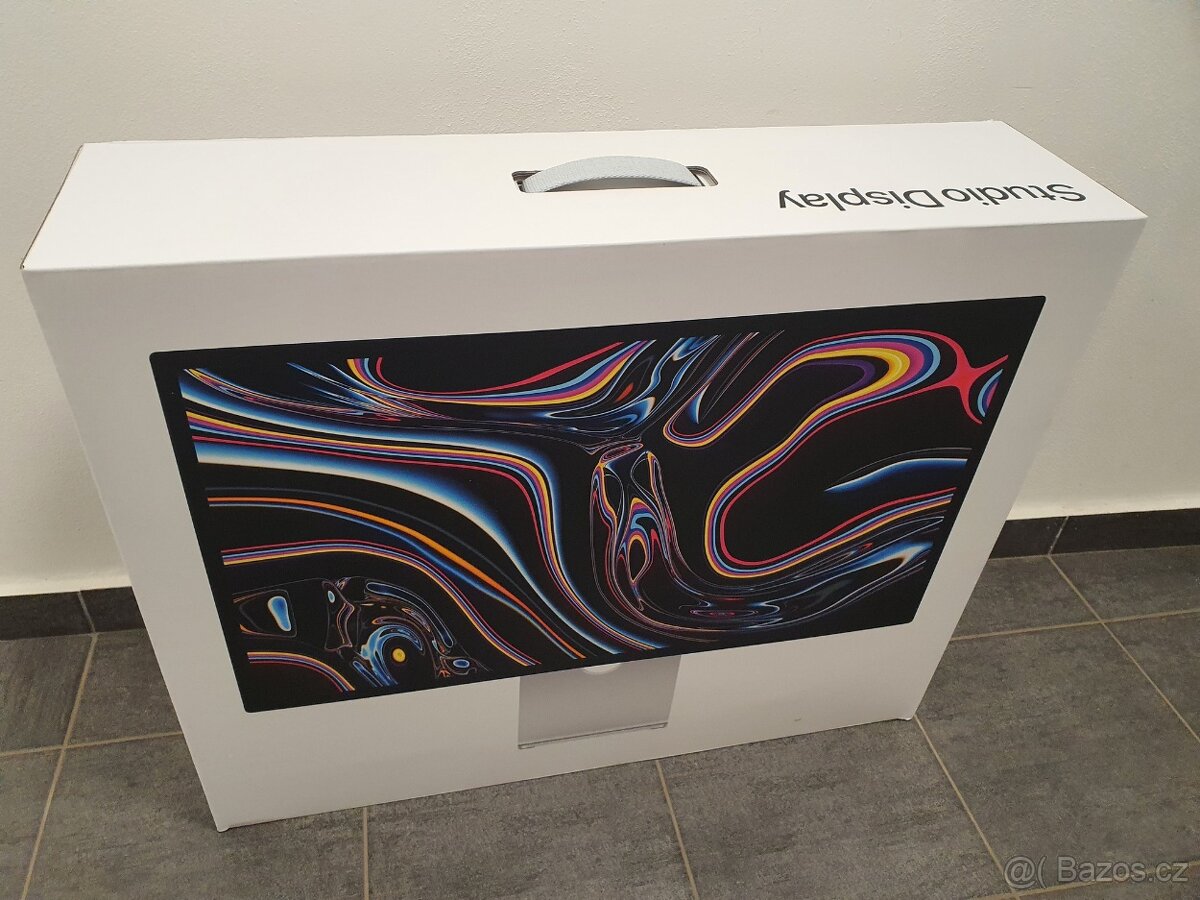 originální krabice obal na Apple Studio Display