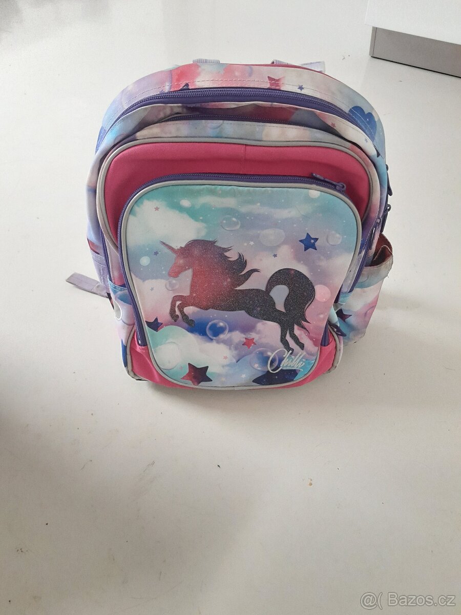 Daruji školní batohy