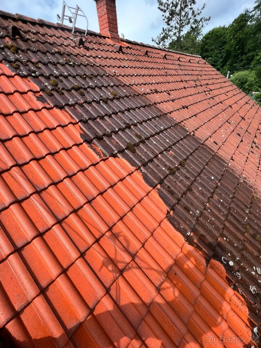 Nabízíme mytí střech a fasád a zámkové dlažby.