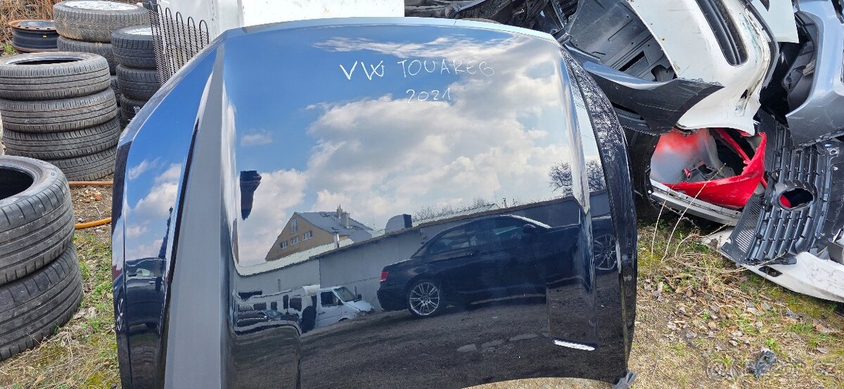 VW Touareg kapota