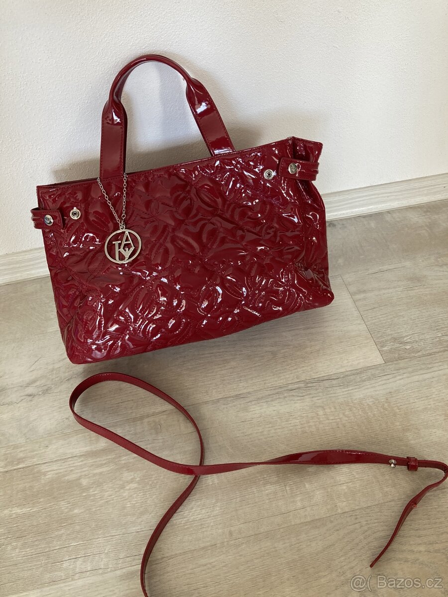 Armani kabelka