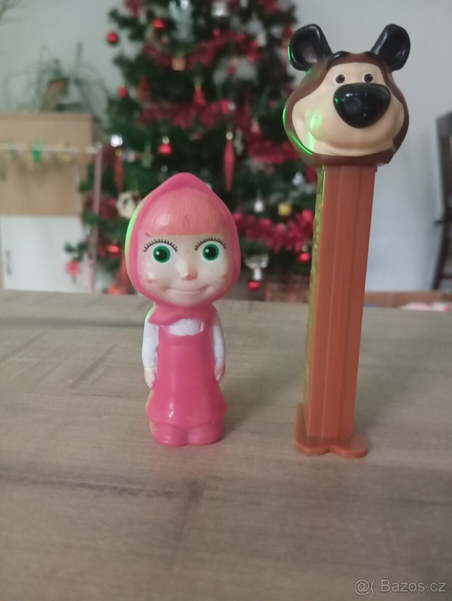 Máša a medvěd postavičky