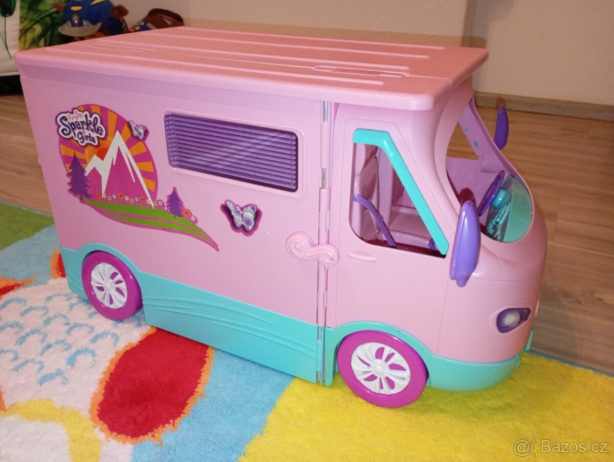 Karavan pro panenky