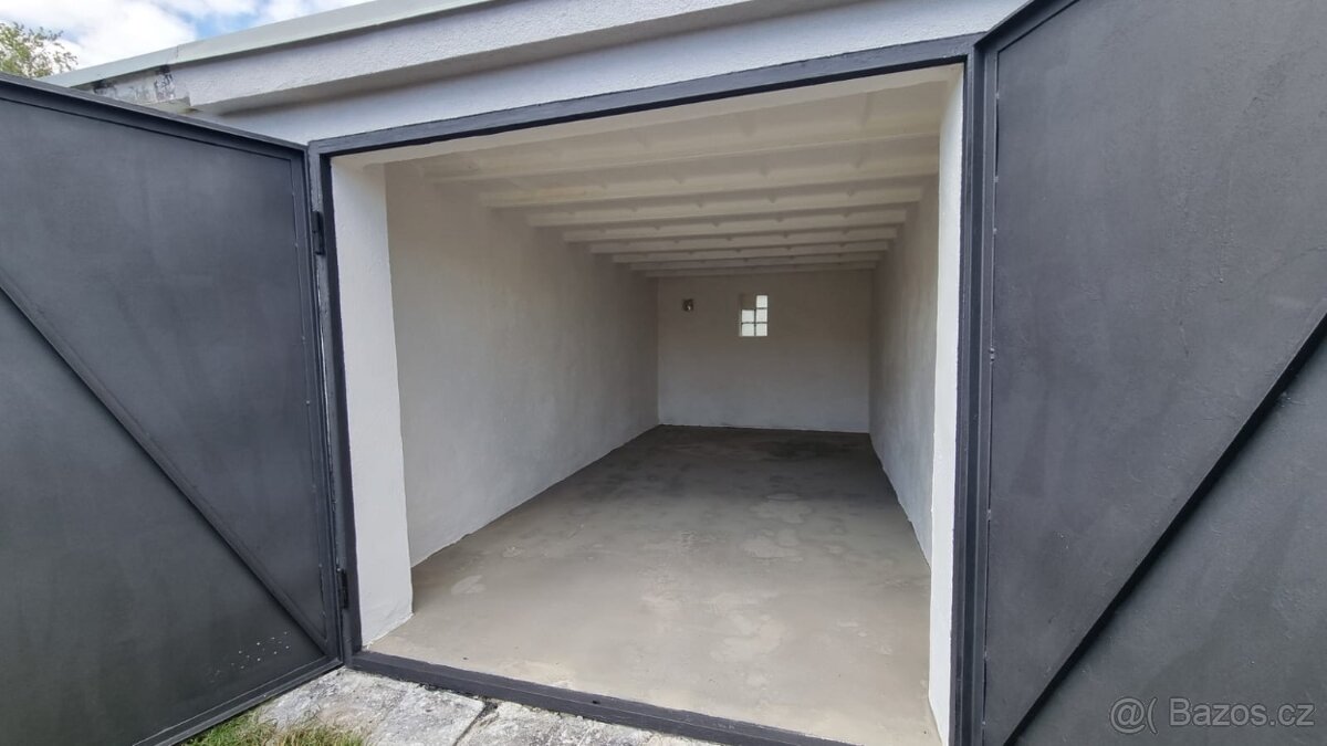 Prodám garáž 18m2-Vyškov,Sochorova-650000,-Kč