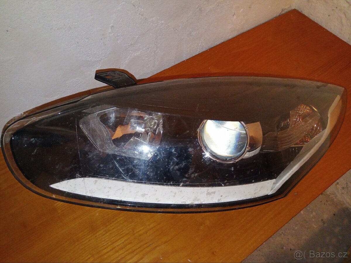 Levý přední světlomet Renault Megane III