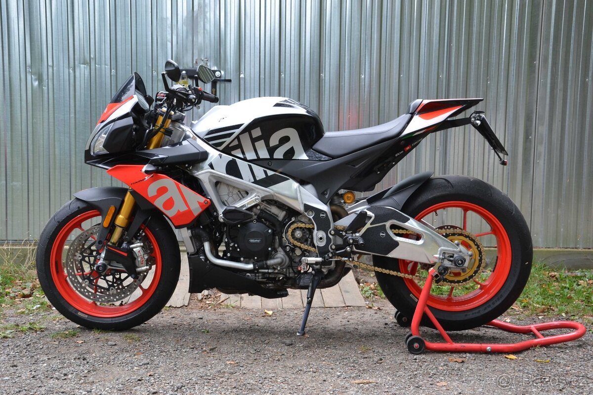 Aprilia Tuono V4 1100 Factory ,Top cena i km, 2018