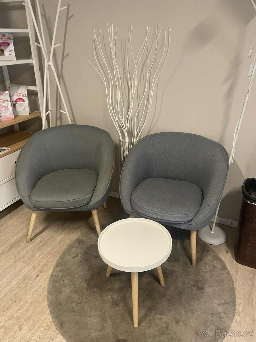 SET 2 křesla, koberec a stpůel