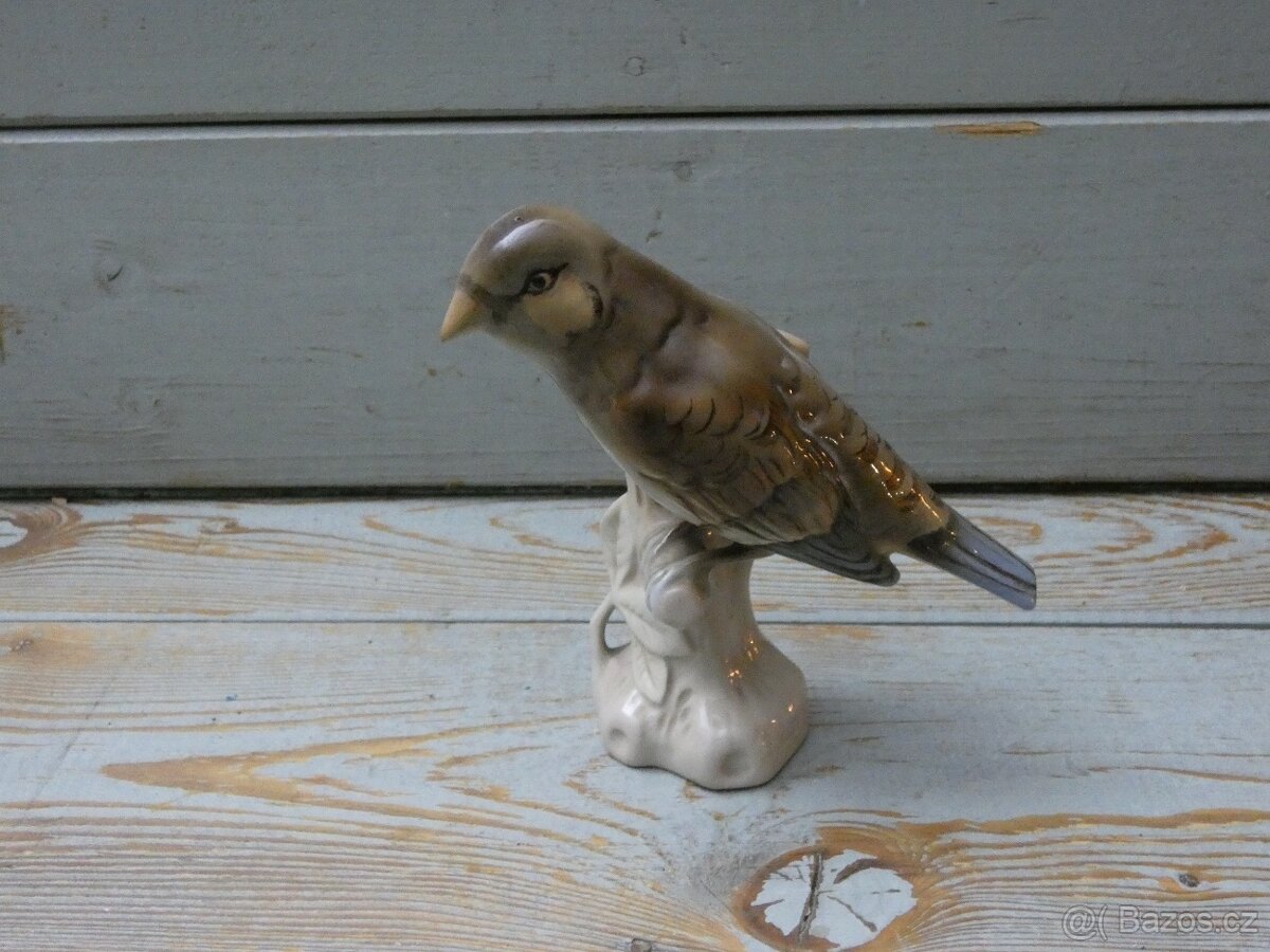 Porcelánová soška "ptáček"