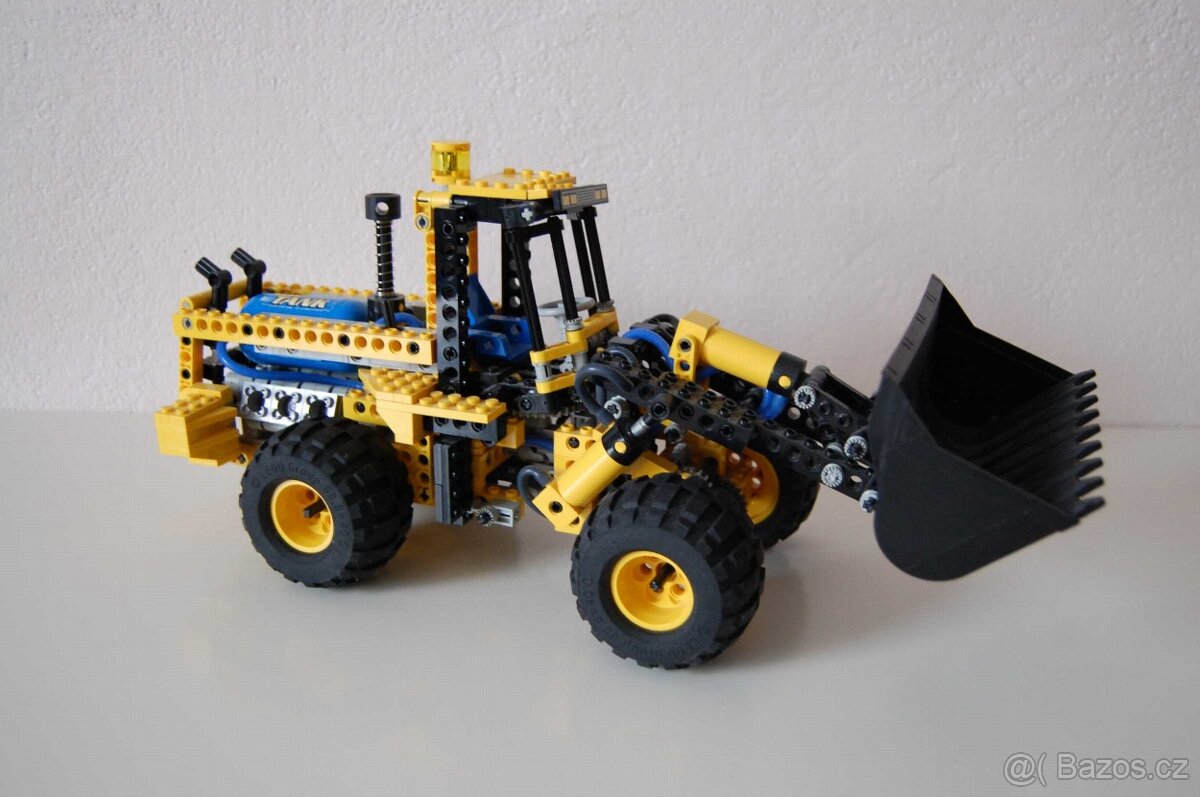 Lego 8459 Pneumatic Front End Loader