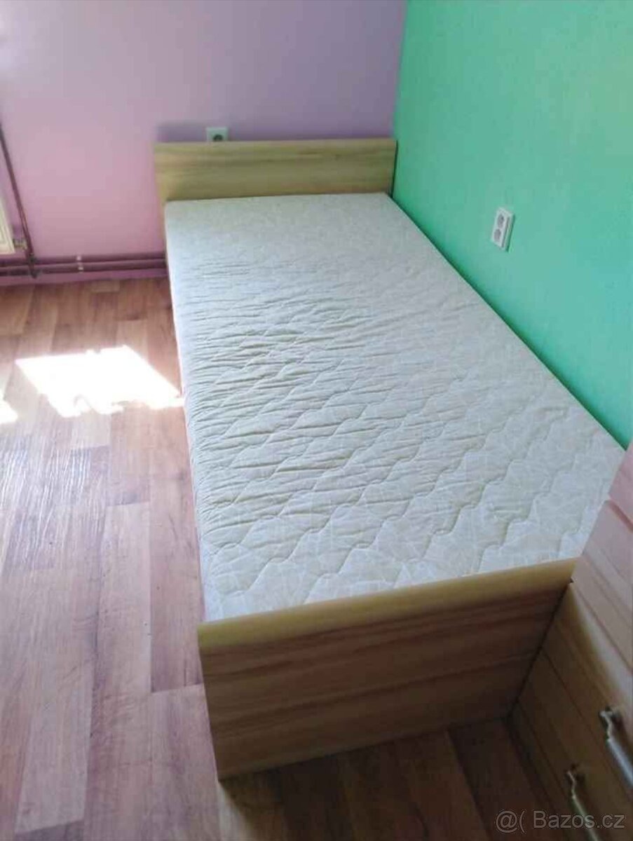 Prodám jednolůžkovou postel