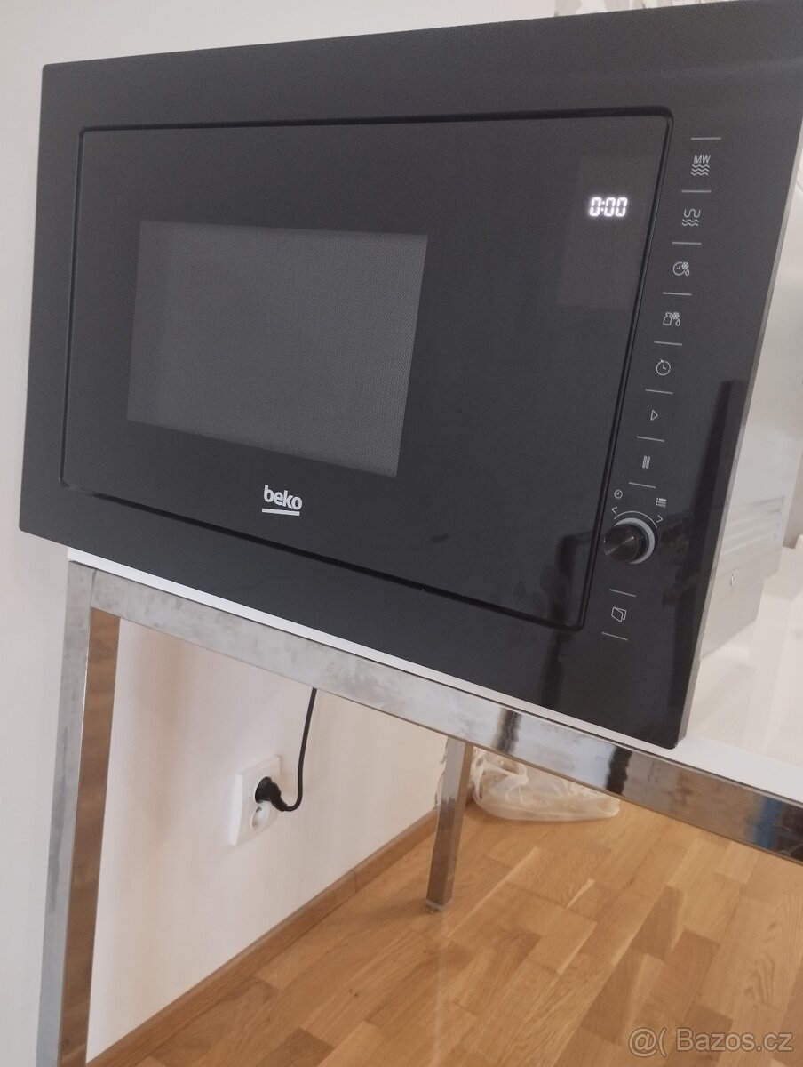 Mikrovlnná trouba Beko