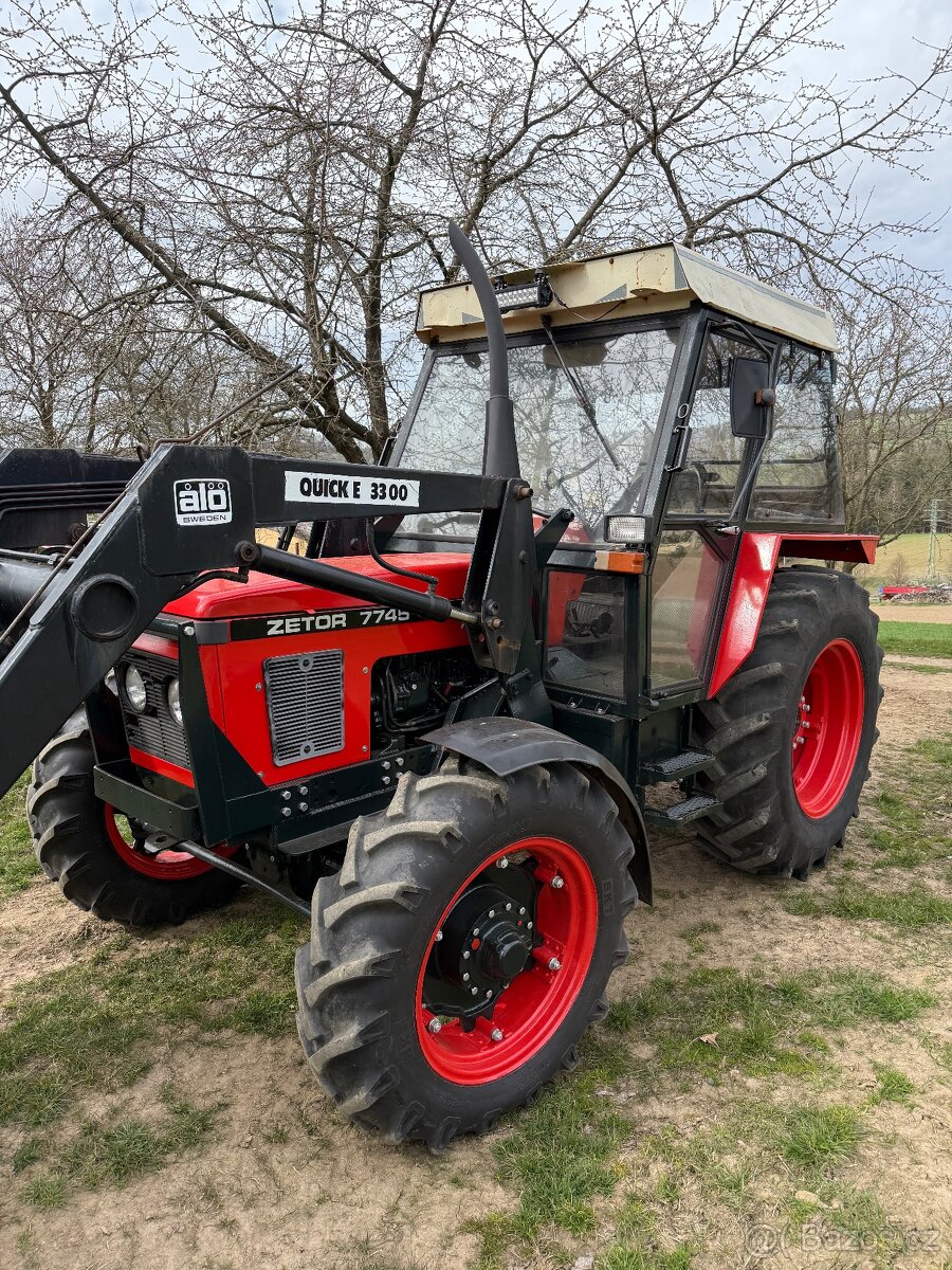 ZETOR 7745 s čelákem QUICKE + lopata