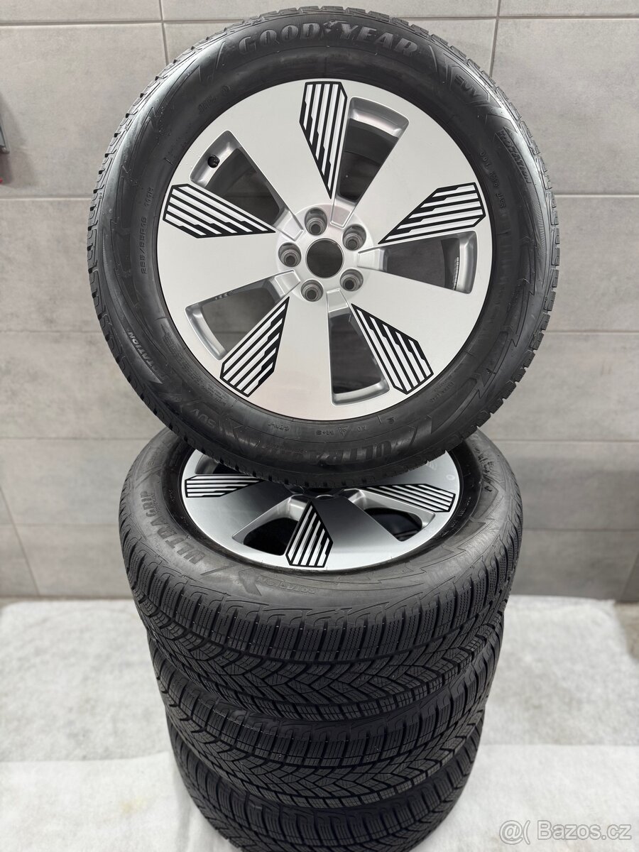 ORIGINÁLNÍ ZIMNÍ ALU SADA AUDI E-TRON R19