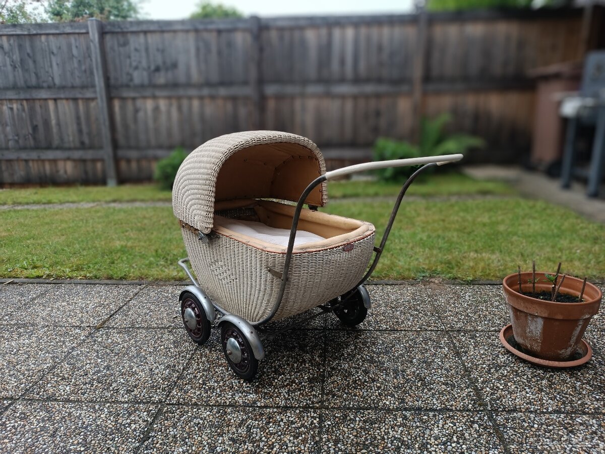 Prodám dětský retro kočárek