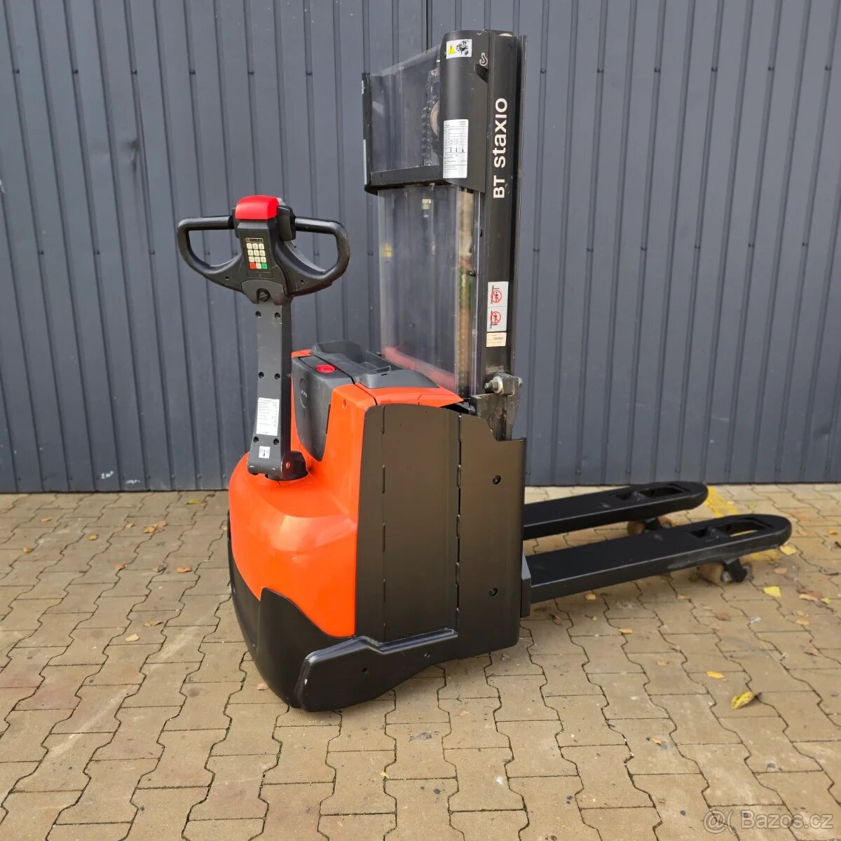 Toyota SWE 200D • 2020 • gelová baterie • vestavěná nabíječk