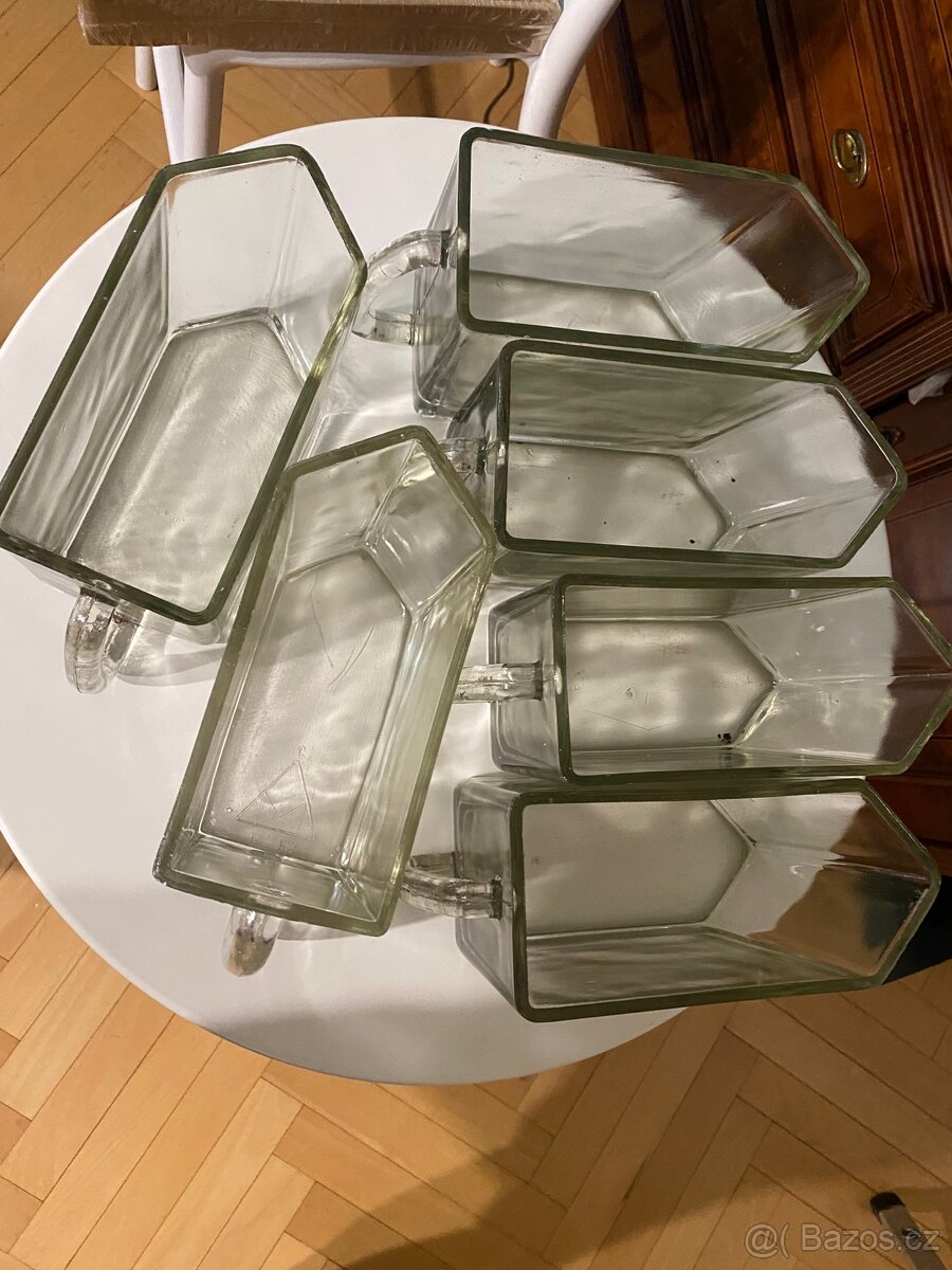 Skleněné staré dózy na potraviny, neobité, cena celkem