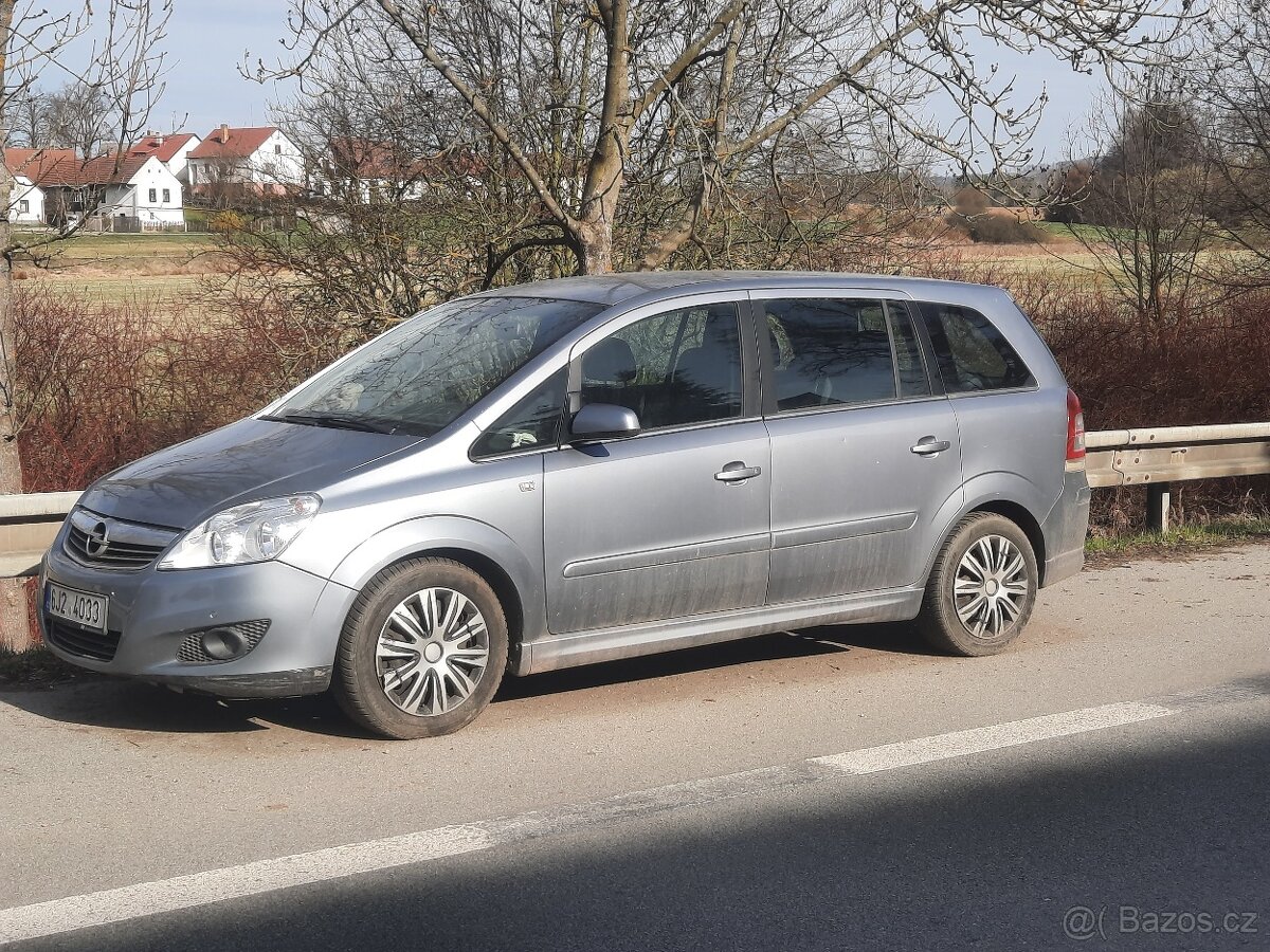 Opel Zafira 1.8 LPG (r. 2008) - na náhradní díly