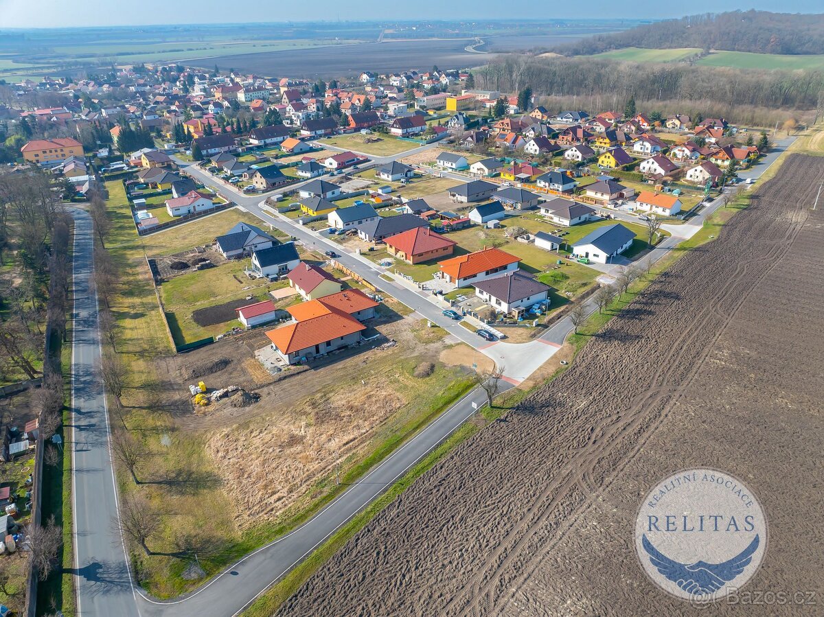 Prodej stavebního pozemku 1489 m² v obci Křinec
