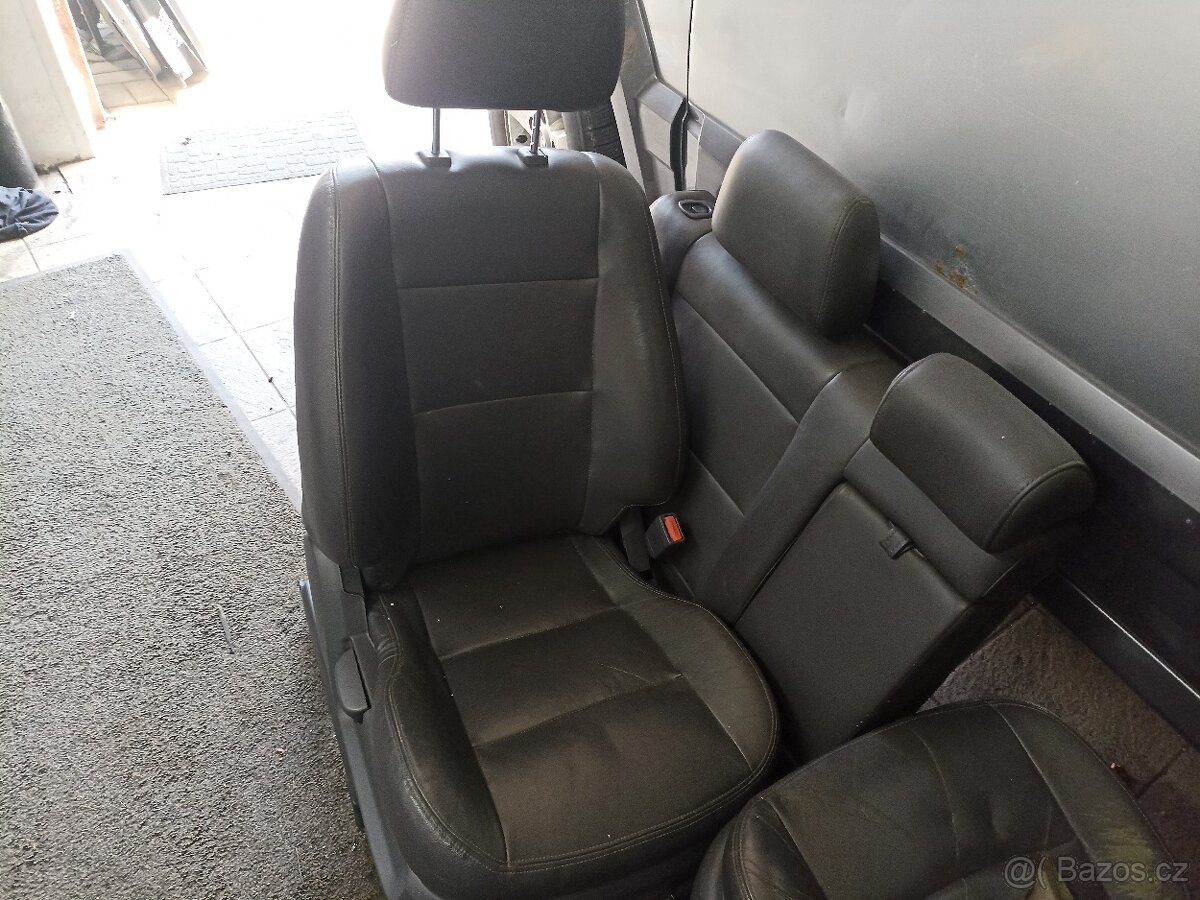 Interiér černá kůže Kia Sorento 2006