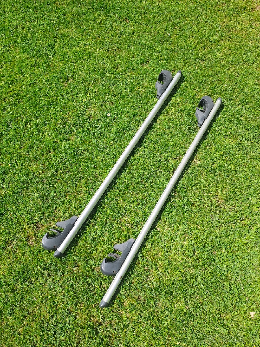 Pneu zimní 5mm na discích + poklice + příčníky
