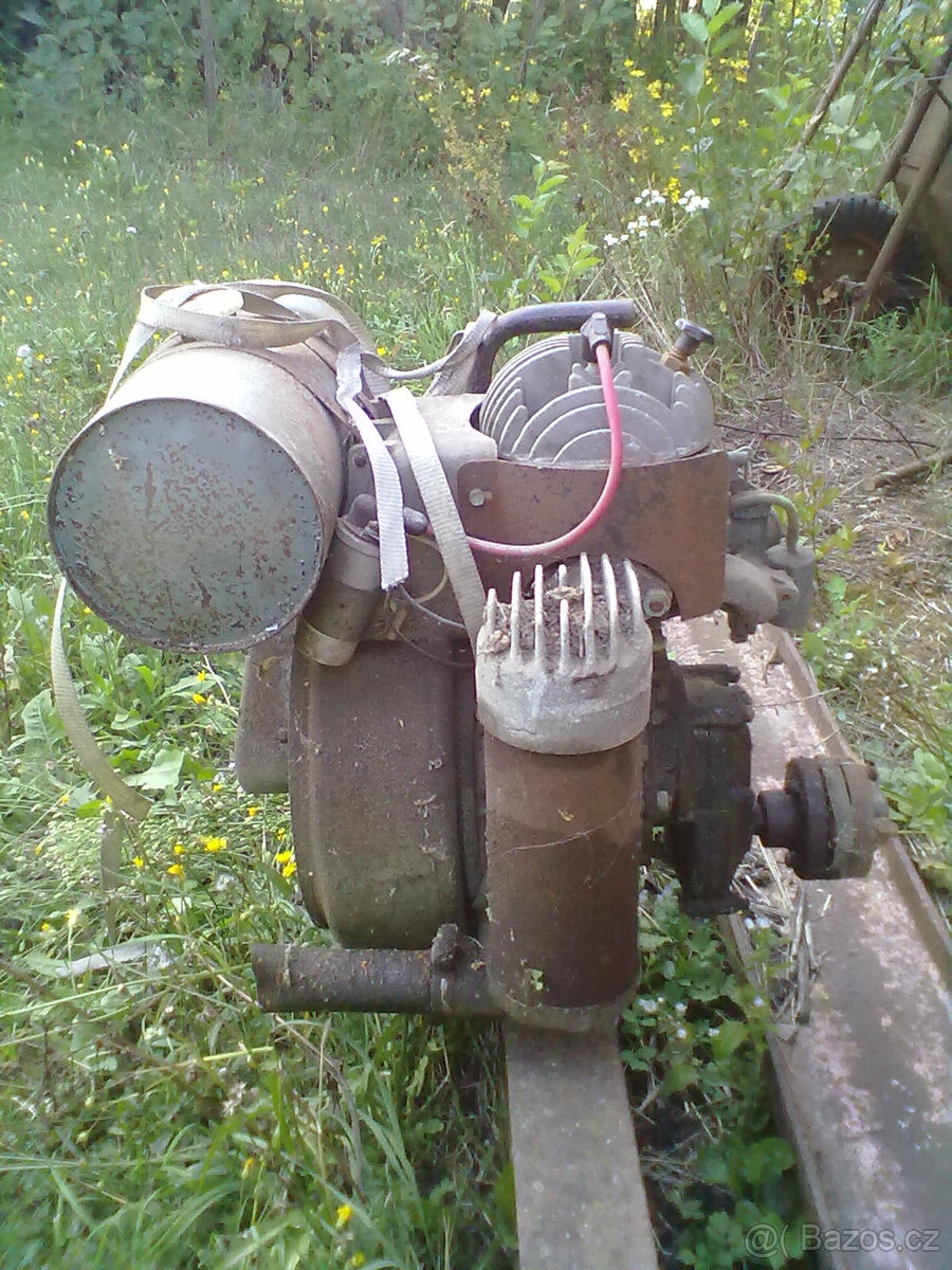 Benzin. motor
