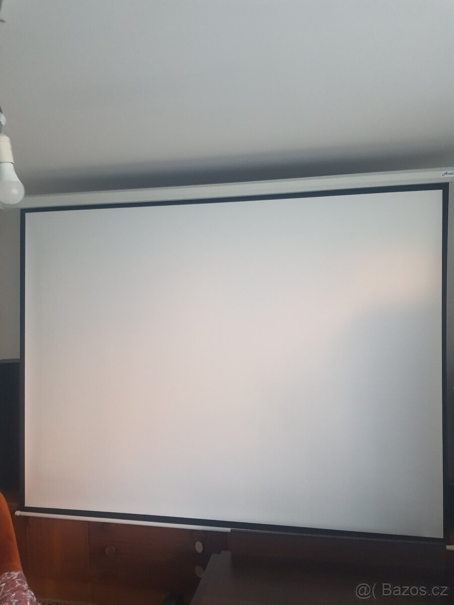Projekční plátno Aveli