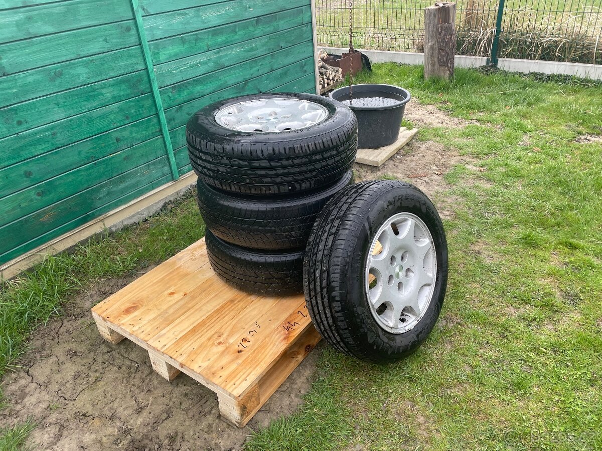 Sada 4 ks Disky s pneu - kola a pneumatiky