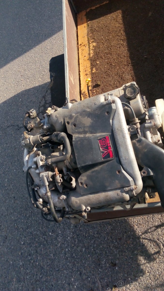 Prodám poškozený motor 2,0 V6
