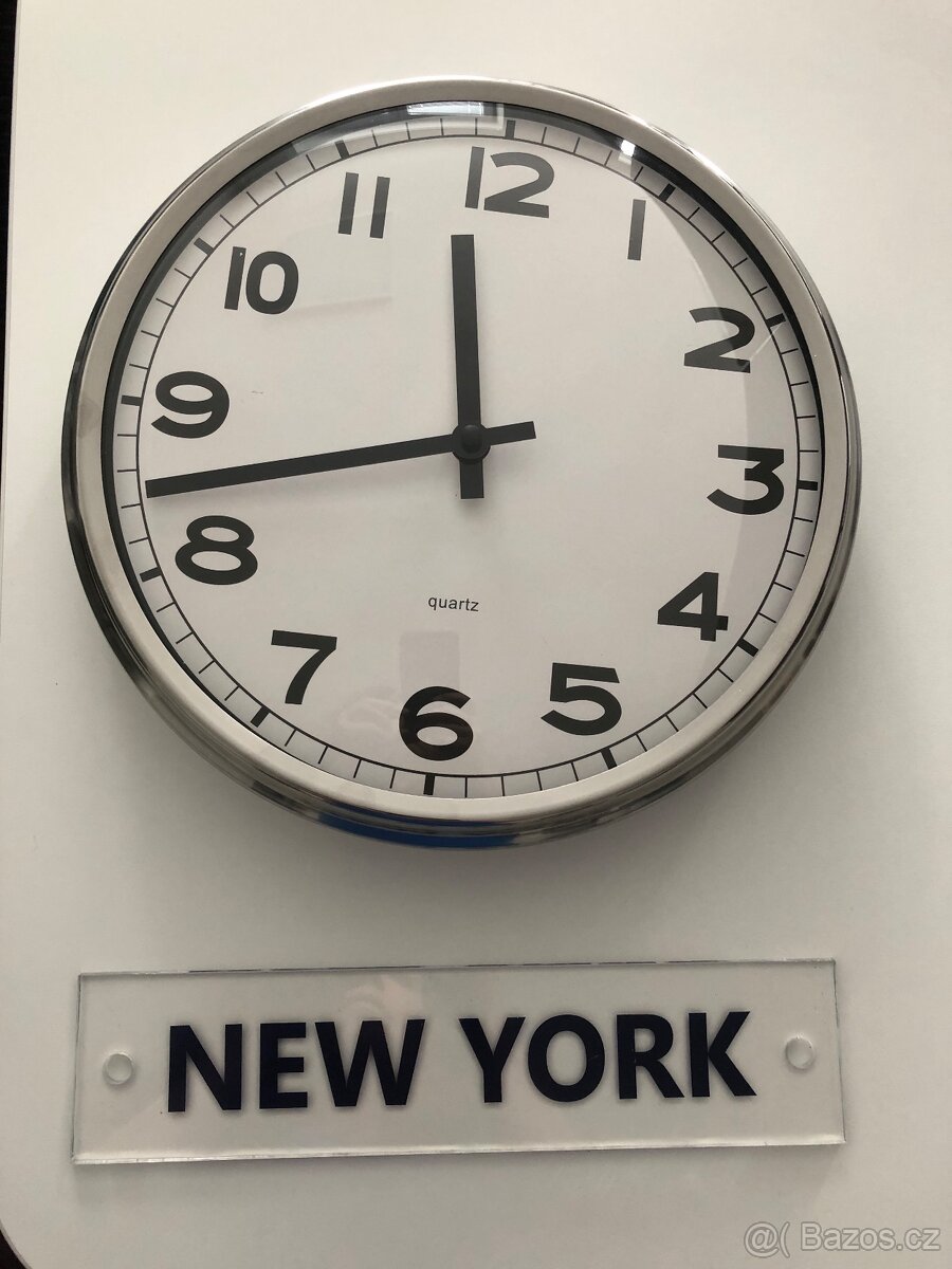 Nástěnné hodiny Quartz s cedulkami světových měst