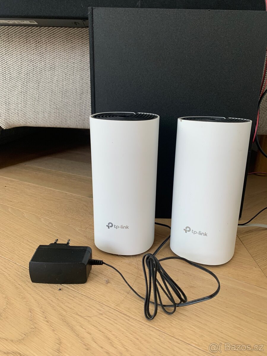 TP Link M4 Router a optický převodník