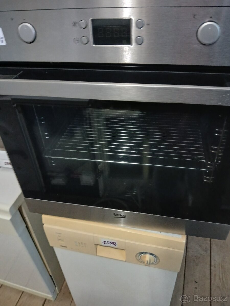 Elektrická trouba Beko