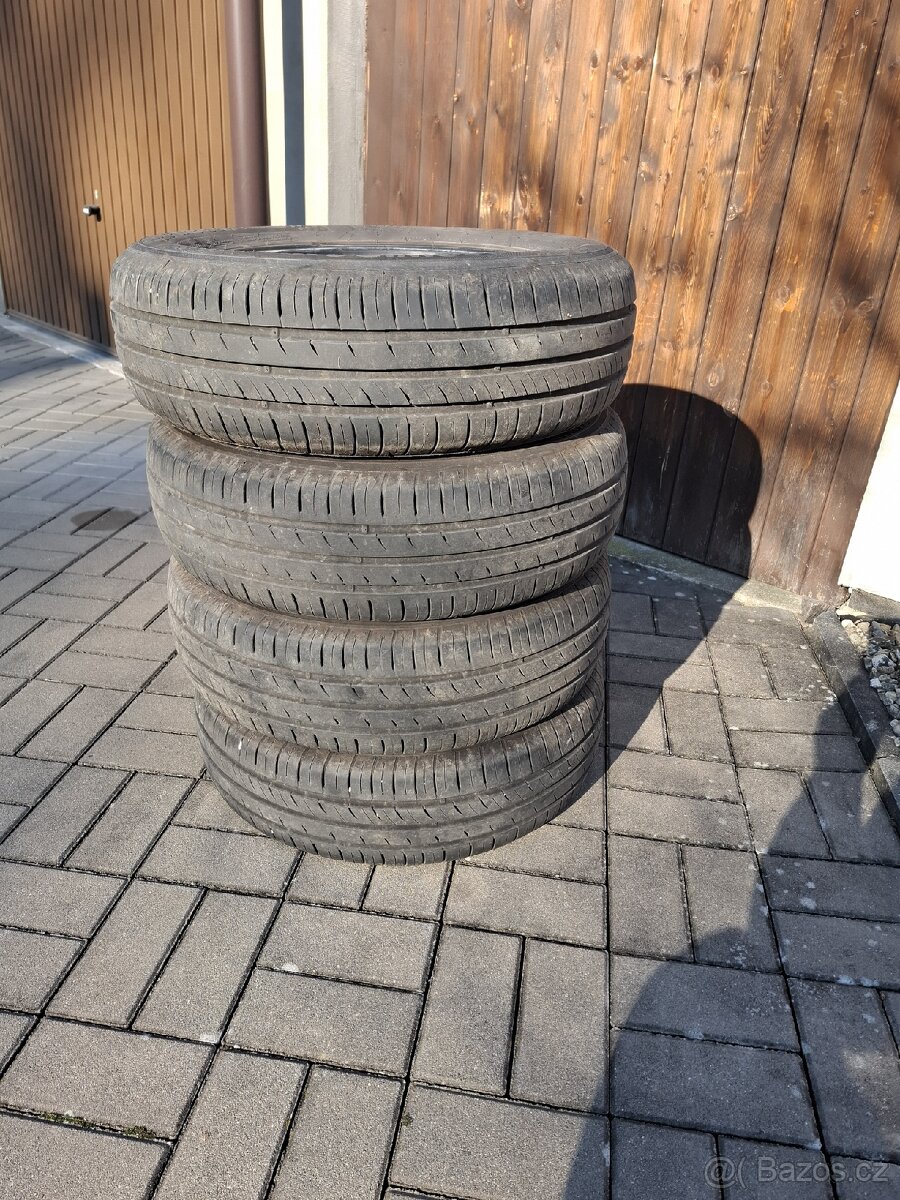 Prodám 4x letní pneu Kumho 185/65 R15
