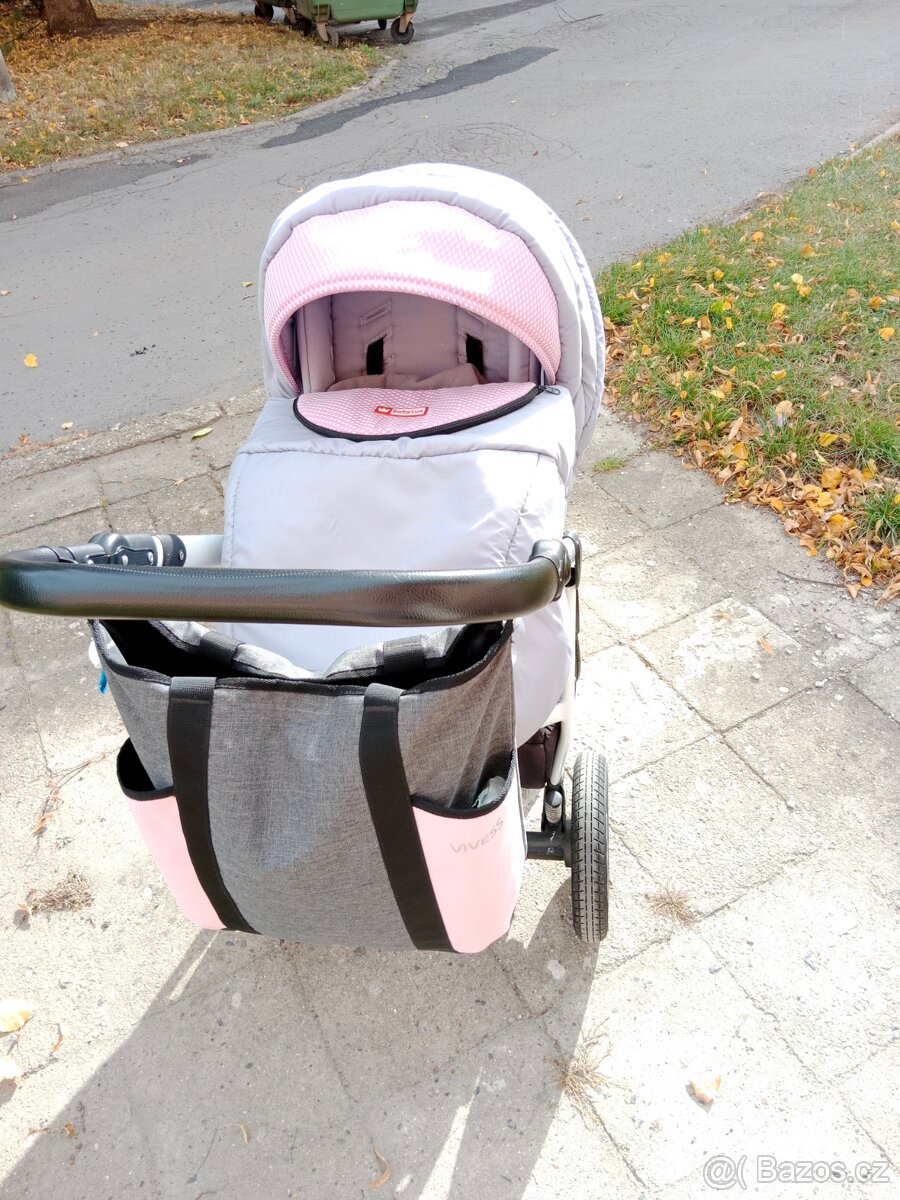 prodam pekny kocar dvoukombinace BABY LUX