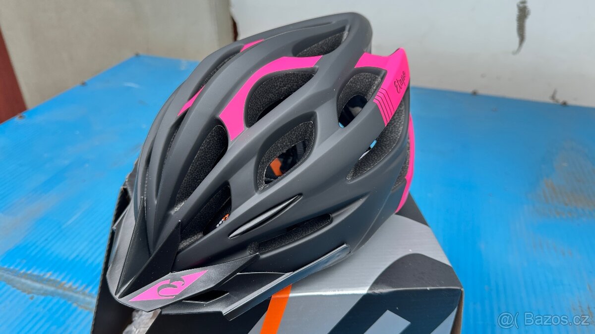 Nová cyklo helma