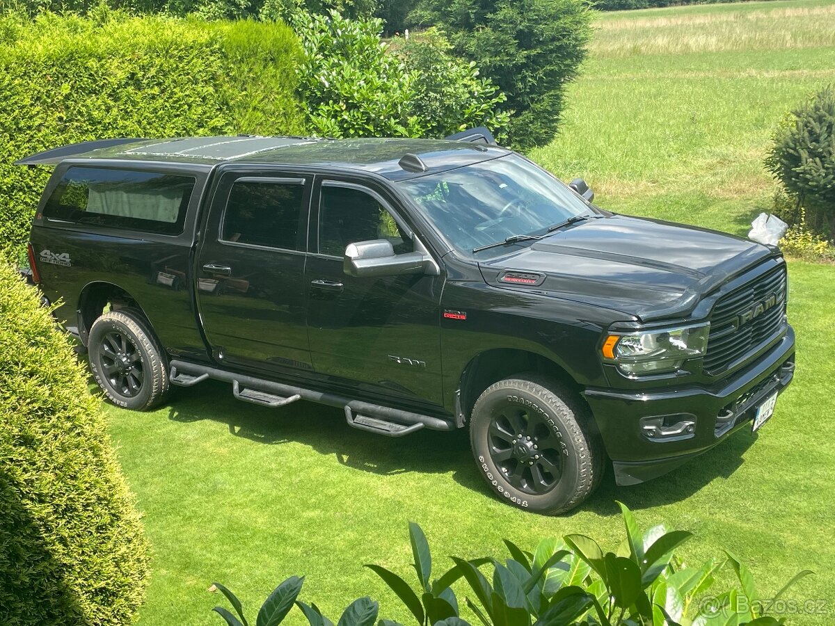DODGE RAM 2500 camper