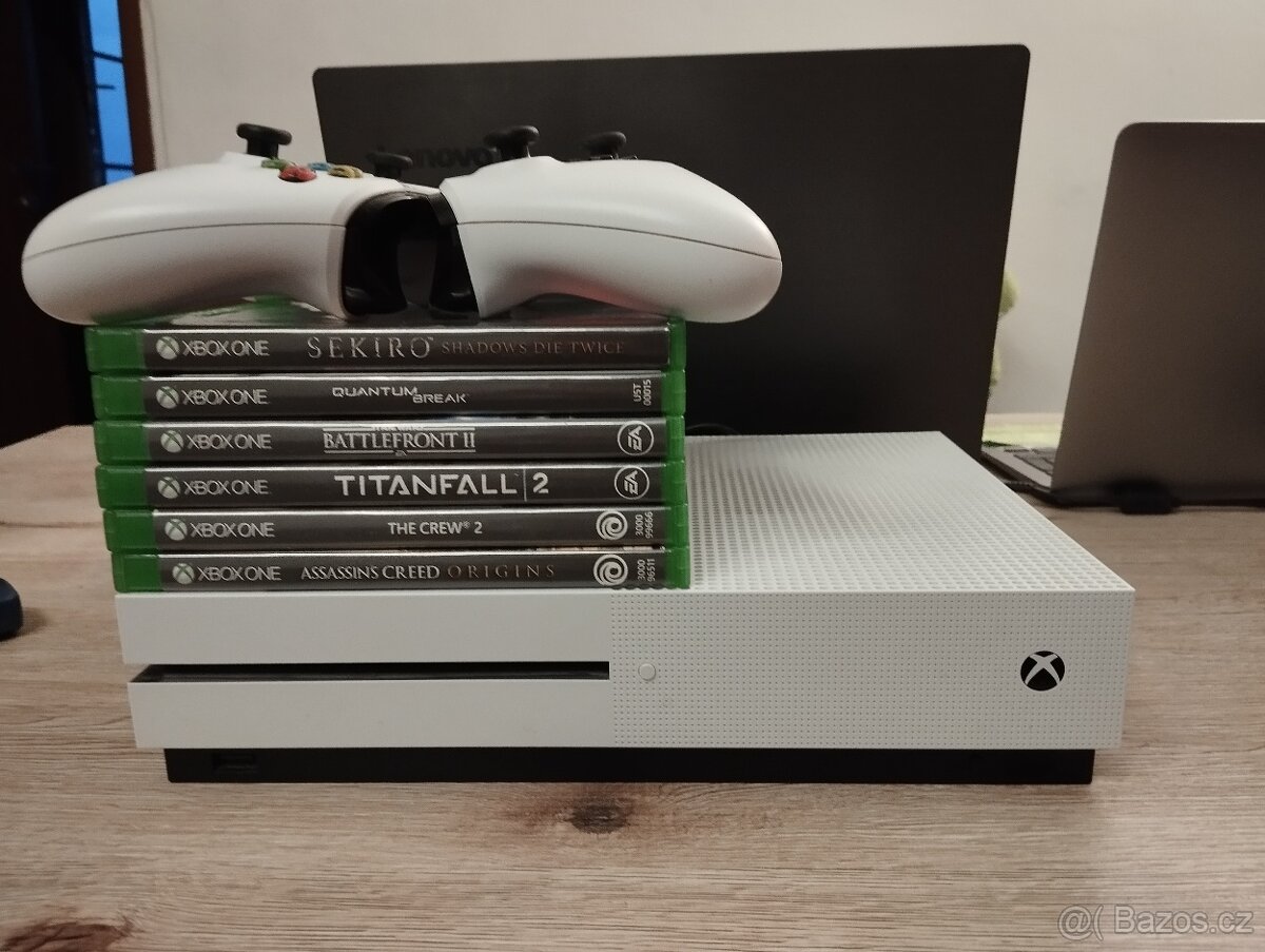 Xbox One S 1TB + extra Wireless Controller