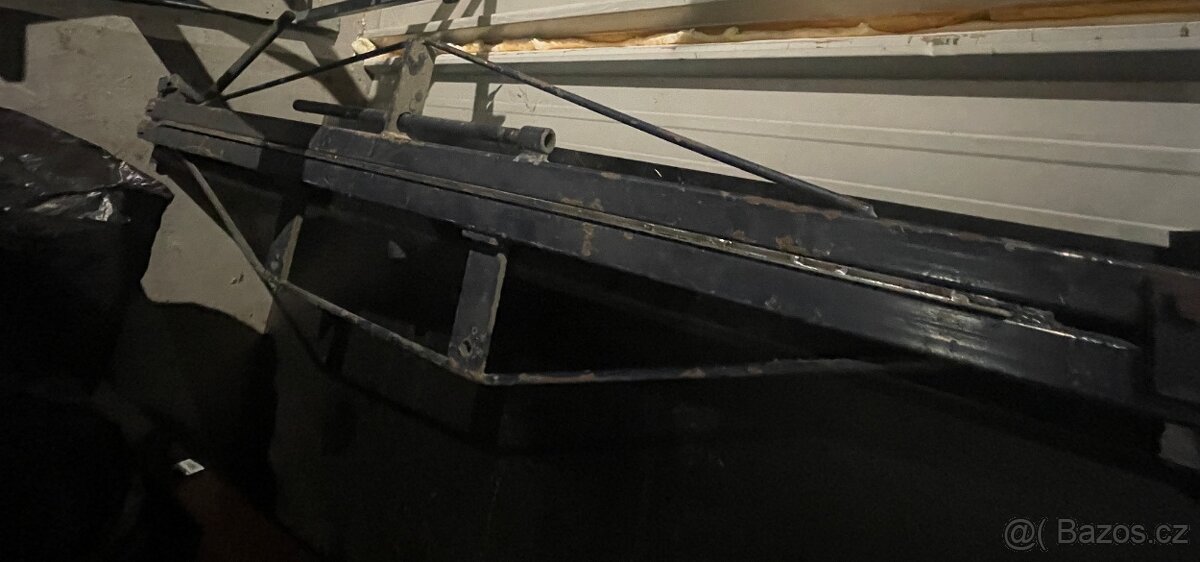 Stavební klempířská ohýbačka