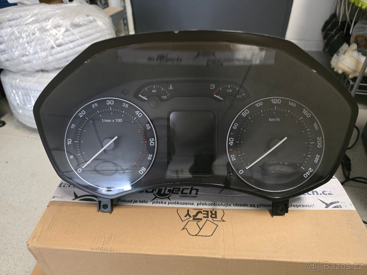 Octavia 2 maxidot budíky